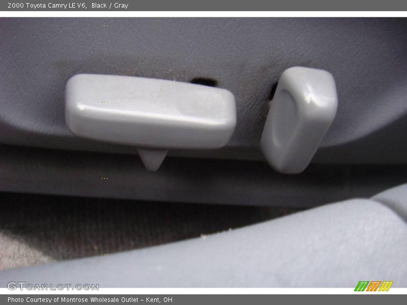 Black / Gray 2000 Toyota Camry LE V6