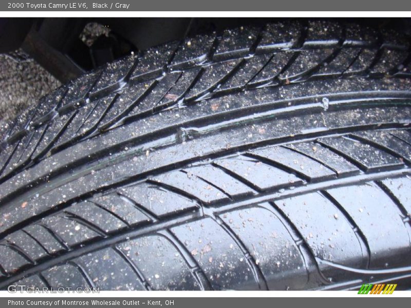 Black / Gray 2000 Toyota Camry LE V6