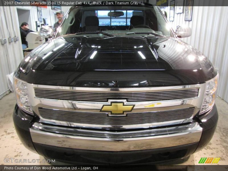 Black / Dark Titanium Gray 2007 Chevrolet Silverado 1500 LS Regular Cab 4x4