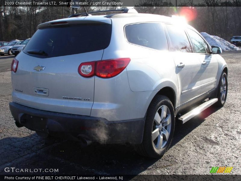 Silver Ice Metallic / Light Gray/Ebony 2009 Chevrolet Traverse LTZ
