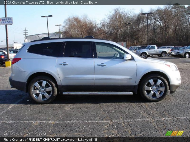 Silver Ice Metallic / Light Gray/Ebony 2009 Chevrolet Traverse LTZ