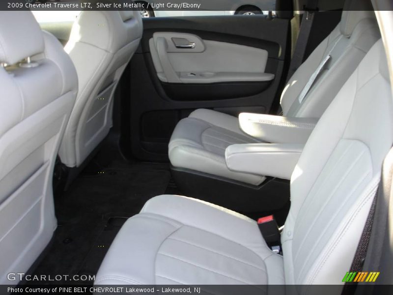 Silver Ice Metallic / Light Gray/Ebony 2009 Chevrolet Traverse LTZ