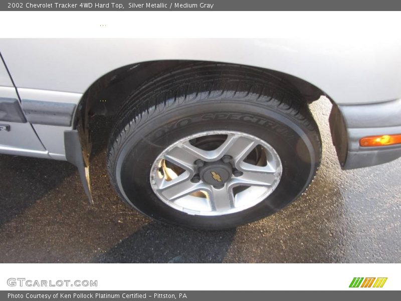 Silver Metallic / Medium Gray 2002 Chevrolet Tracker 4WD Hard Top