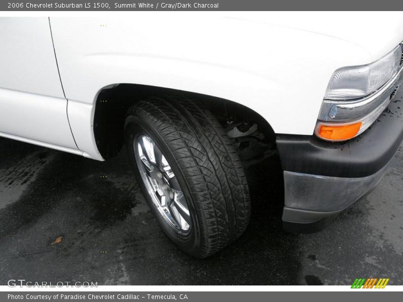 Summit White / Gray/Dark Charcoal 2006 Chevrolet Suburban LS 1500