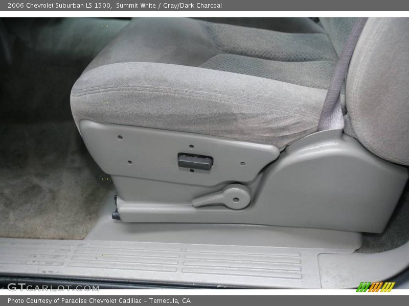 Summit White / Gray/Dark Charcoal 2006 Chevrolet Suburban LS 1500