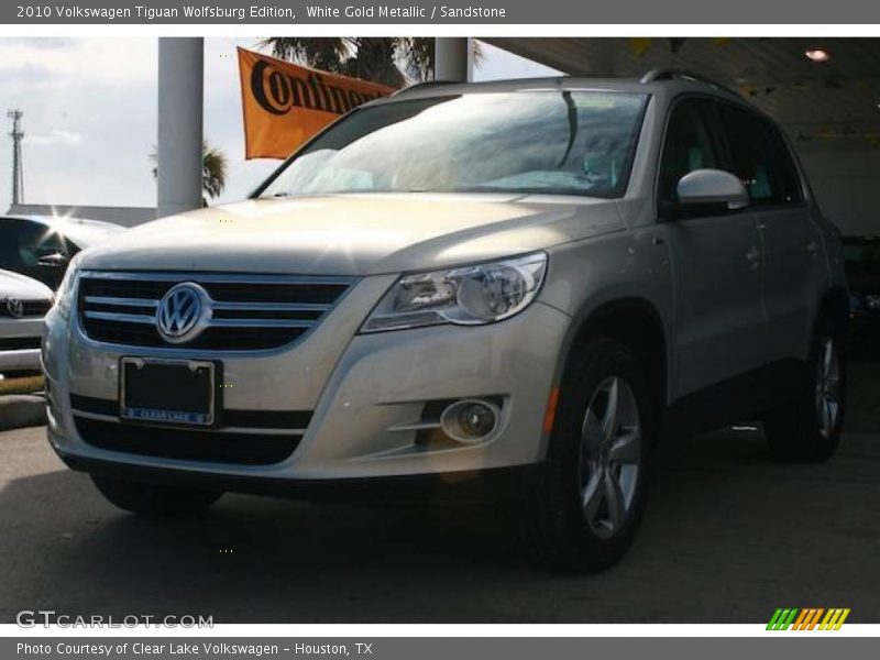White Gold Metallic / Sandstone 2010 Volkswagen Tiguan Wolfsburg Edition