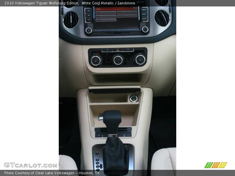 White Gold Metallic / Sandstone 2010 Volkswagen Tiguan Wolfsburg Edition