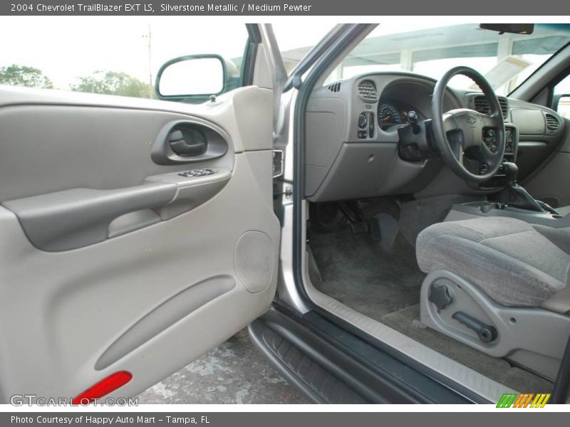 Silverstone Metallic / Medium Pewter 2004 Chevrolet TrailBlazer EXT LS