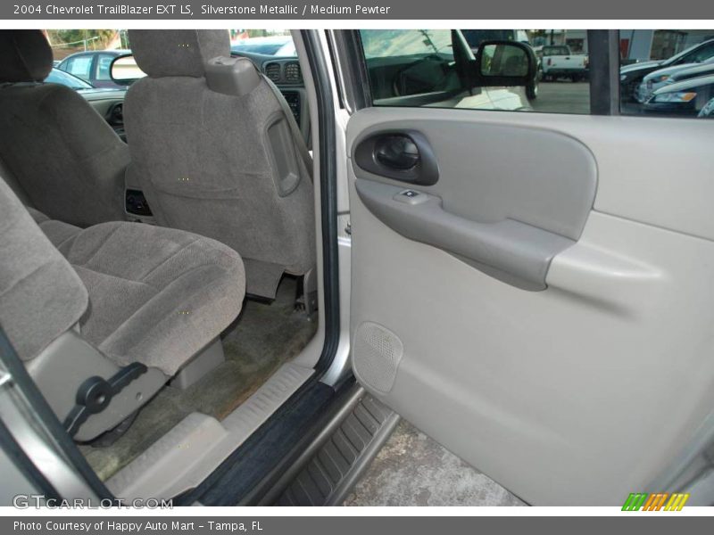 Silverstone Metallic / Medium Pewter 2004 Chevrolet TrailBlazer EXT LS