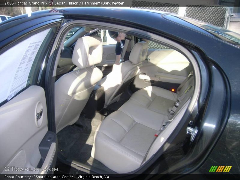 Black / Parchment/Dark Pewter 2005 Pontiac Grand Prix GT Sedan