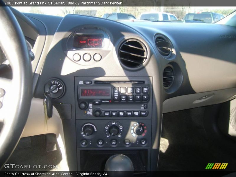 Black / Parchment/Dark Pewter 2005 Pontiac Grand Prix GT Sedan
