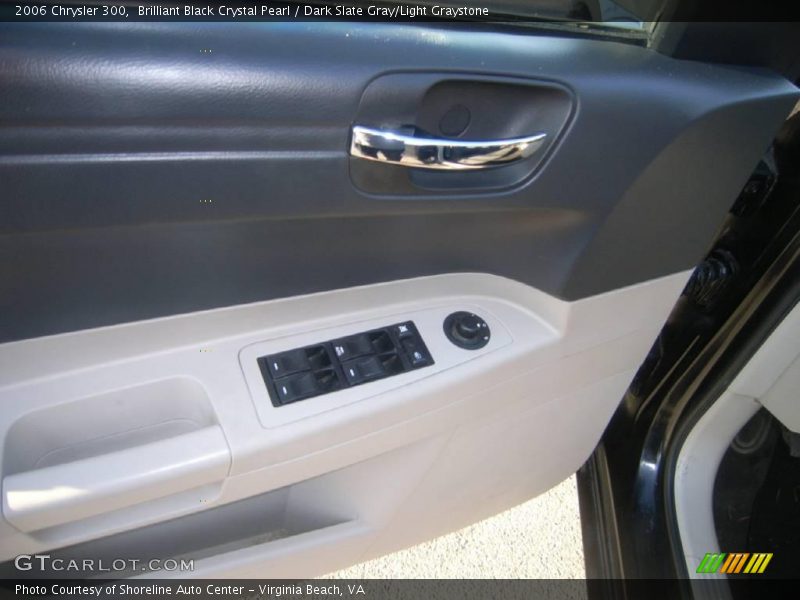 Brilliant Black Crystal Pearl / Dark Slate Gray/Light Graystone 2006 Chrysler 300