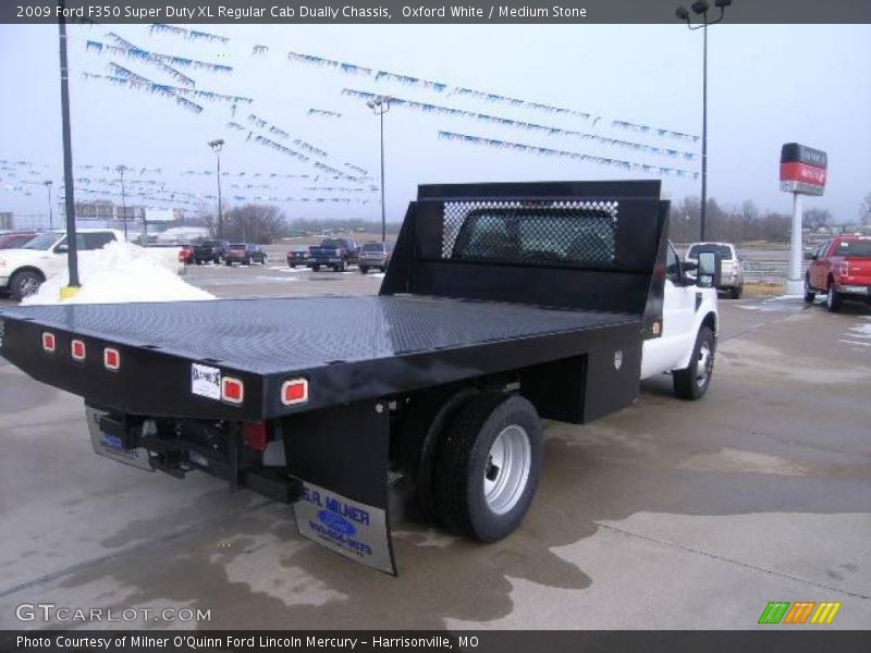 Oxford White / Medium Stone 2009 Ford F350 Super Duty XL Regular Cab Dually Chassis