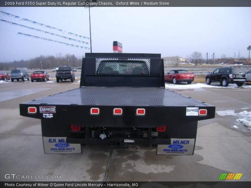 Oxford White / Medium Stone 2009 Ford F350 Super Duty XL Regular Cab Dually Chassis