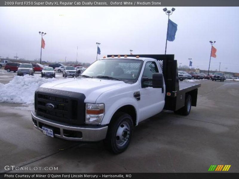 Oxford White / Medium Stone 2009 Ford F350 Super Duty XL Regular Cab Dually Chassis