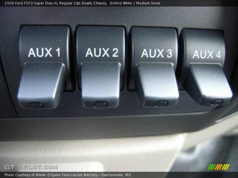 Oxford White / Medium Stone 2009 Ford F350 Super Duty XL Regular Cab Dually Chassis