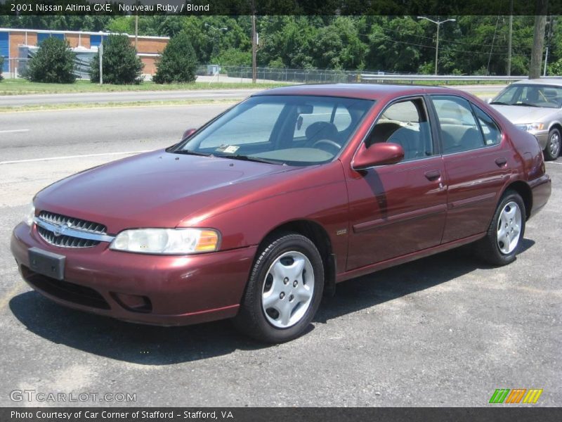 Nouveau Ruby / Blond 2001 Nissan Altima GXE