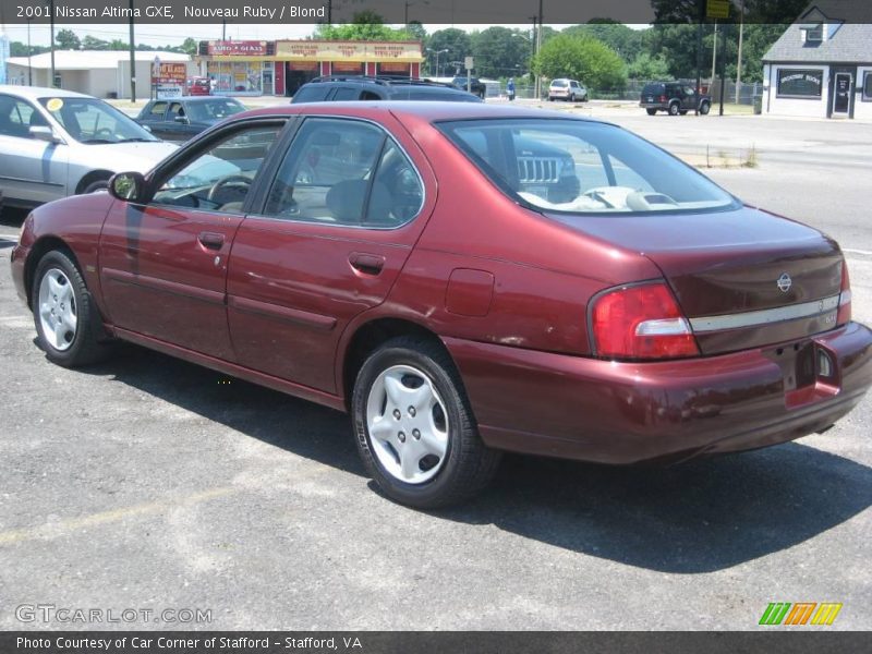 Nouveau Ruby / Blond 2001 Nissan Altima GXE