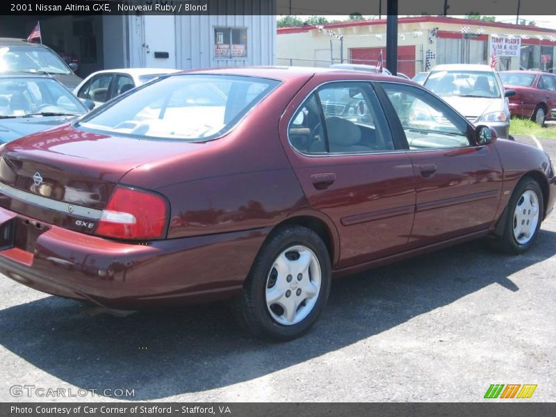 Nouveau Ruby / Blond 2001 Nissan Altima GXE