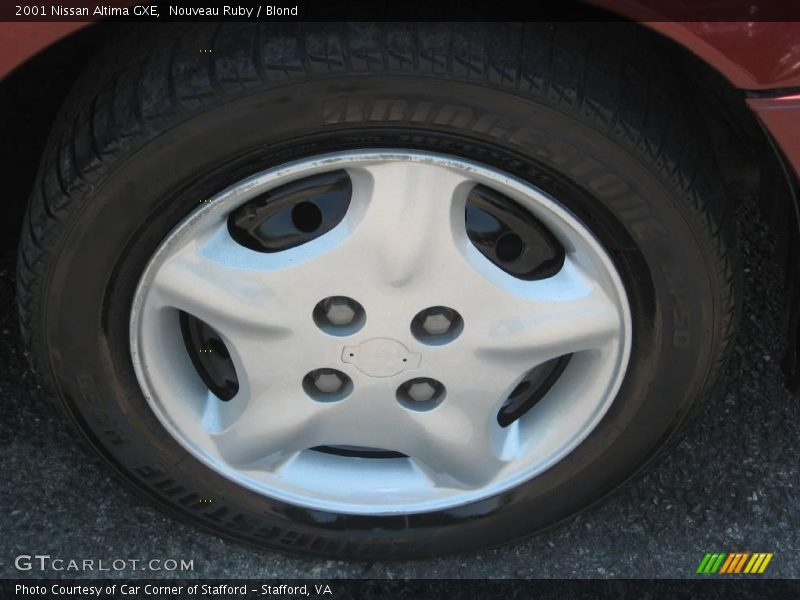 Nouveau Ruby / Blond 2001 Nissan Altima GXE