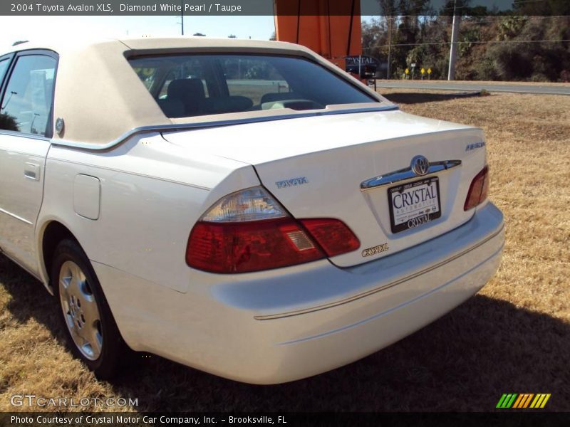 Diamond White Pearl / Taupe 2004 Toyota Avalon XLS