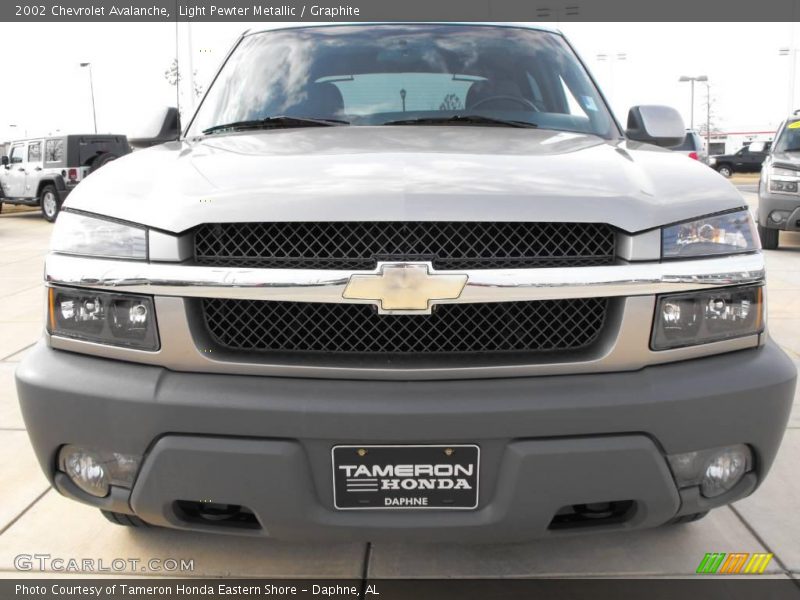 Light Pewter Metallic / Graphite 2002 Chevrolet Avalanche