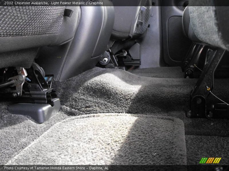 Light Pewter Metallic / Graphite 2002 Chevrolet Avalanche