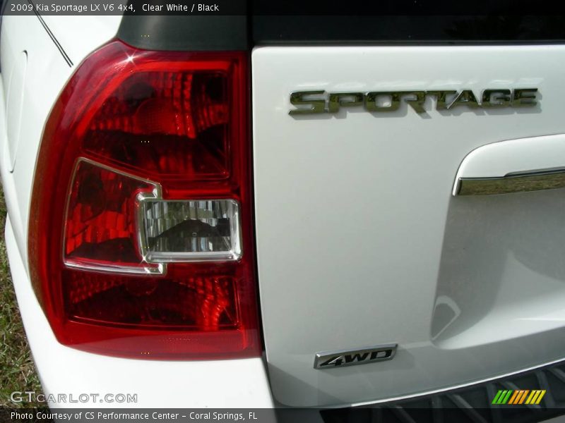 Clear White / Black 2009 Kia Sportage LX V6 4x4