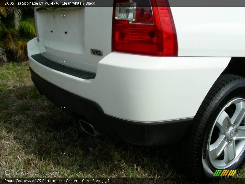 Clear White / Black 2009 Kia Sportage LX V6 4x4