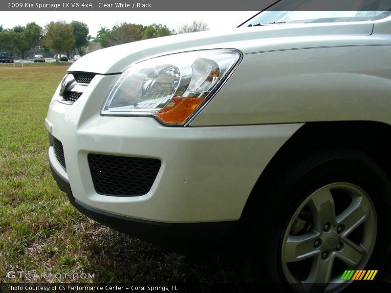 Clear White / Black 2009 Kia Sportage LX V6 4x4