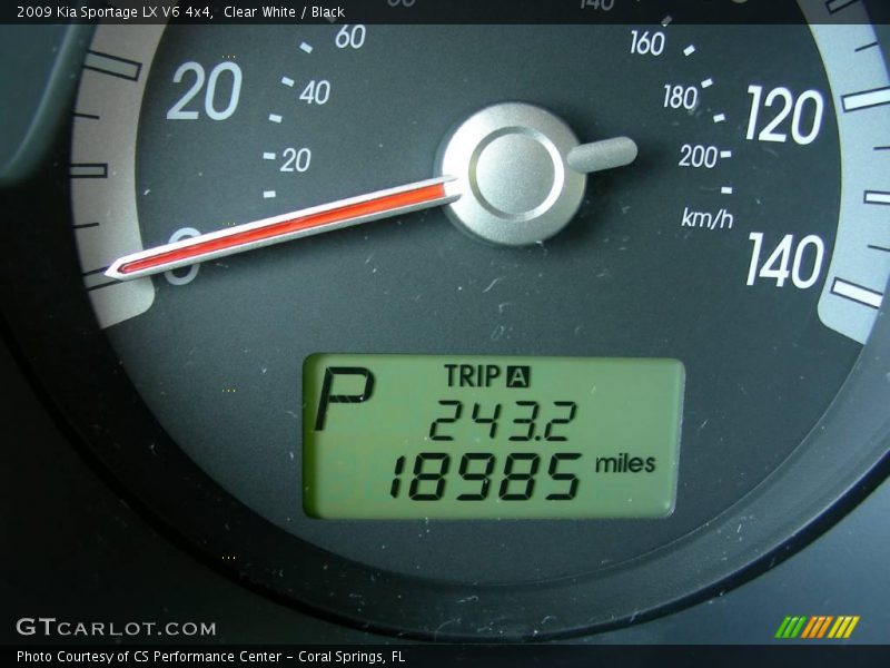 Clear White / Black 2009 Kia Sportage LX V6 4x4