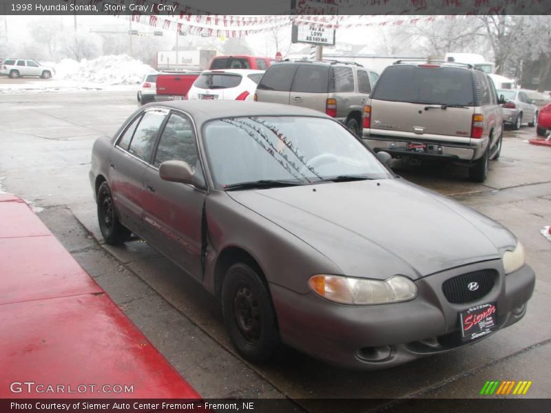 Stone Gray / Gray 1998 Hyundai Sonata