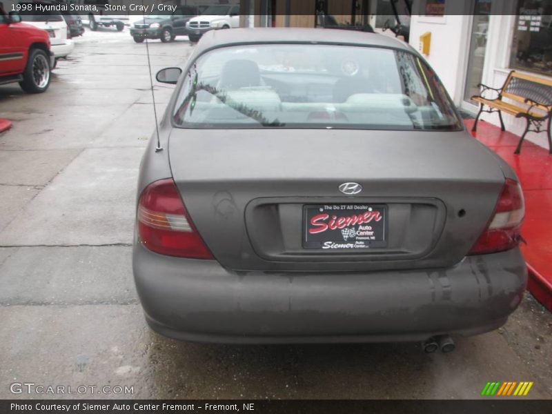 Stone Gray / Gray 1998 Hyundai Sonata