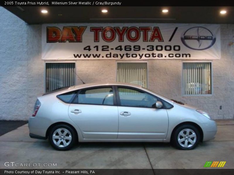 Millenium Silver Metallic / Gray/Burgundy 2005 Toyota Prius Hybrid