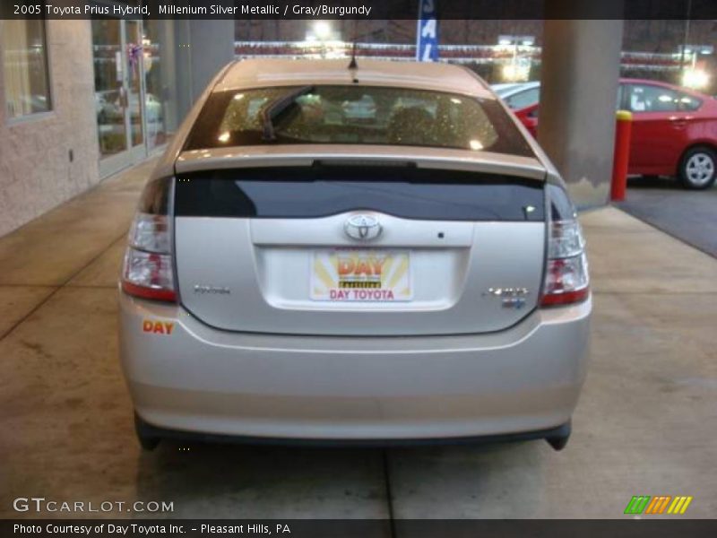 Millenium Silver Metallic / Gray/Burgundy 2005 Toyota Prius Hybrid