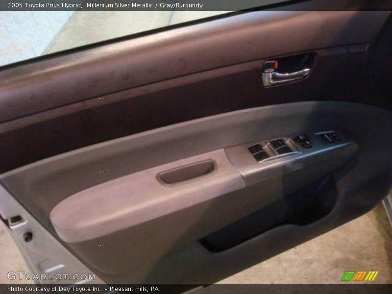 Millenium Silver Metallic / Gray/Burgundy 2005 Toyota Prius Hybrid