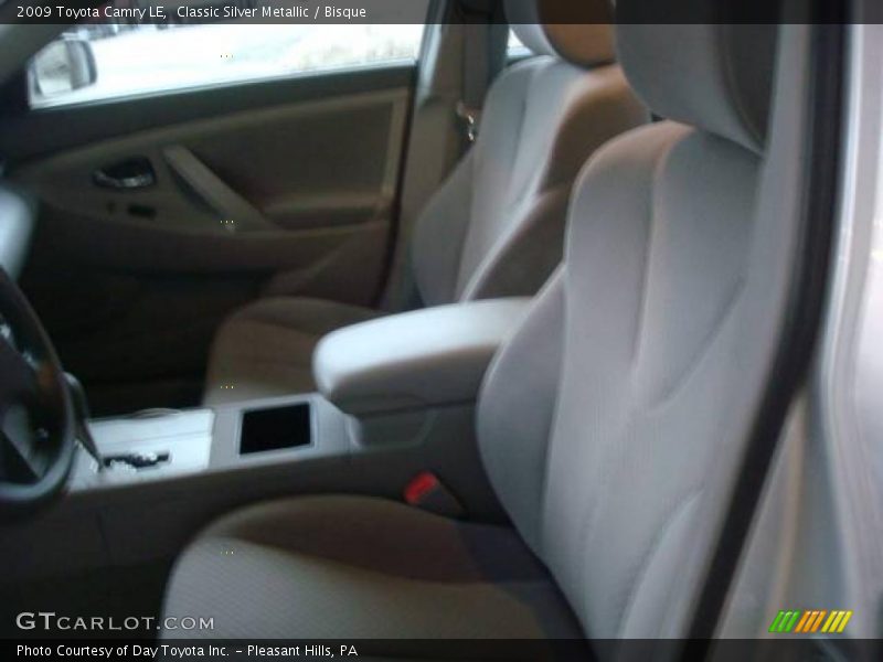 Classic Silver Metallic / Bisque 2009 Toyota Camry LE
