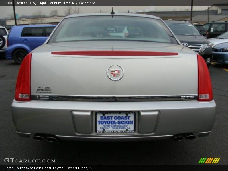 Light Platinum Metallic / Cashmere 2006 Cadillac DTS