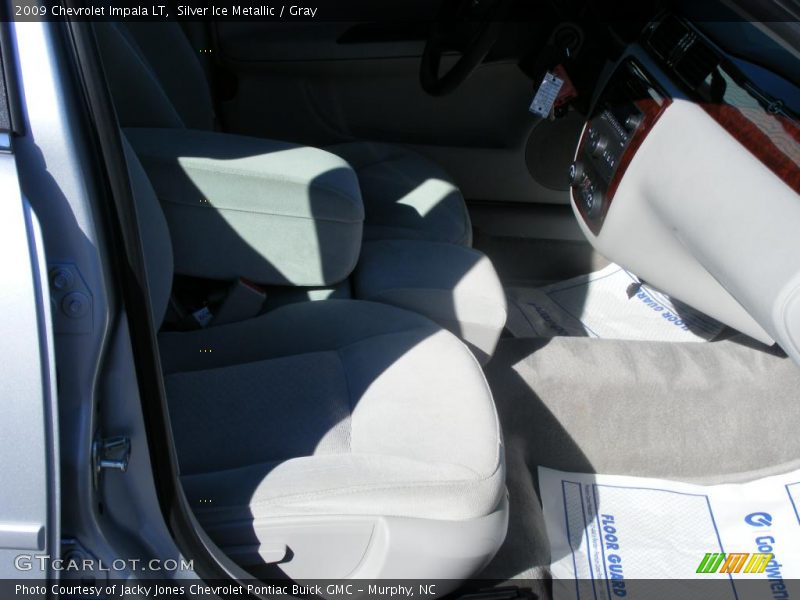 Silver Ice Metallic / Gray 2009 Chevrolet Impala LT