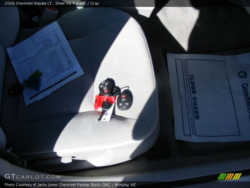 Silver Ice Metallic / Gray 2009 Chevrolet Impala LT