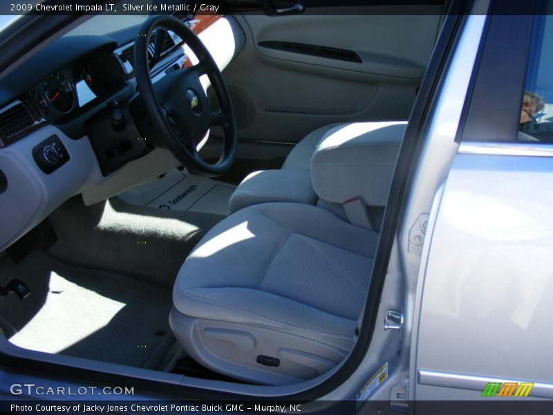 Silver Ice Metallic / Gray 2009 Chevrolet Impala LT