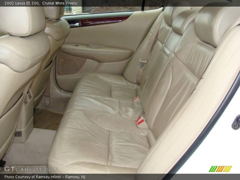 Crystal White / Ivory 2002 Lexus ES 300
