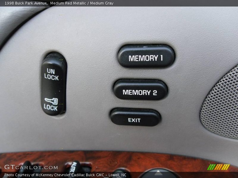 Medium Red Metallic / Medium Gray 1998 Buick Park Avenue