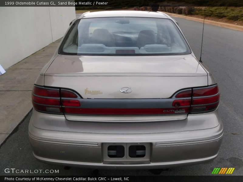 Sand Beige Metallic / Pewter 1999 Oldsmobile Cutlass GL