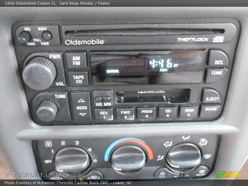 Sand Beige Metallic / Pewter 1999 Oldsmobile Cutlass GL