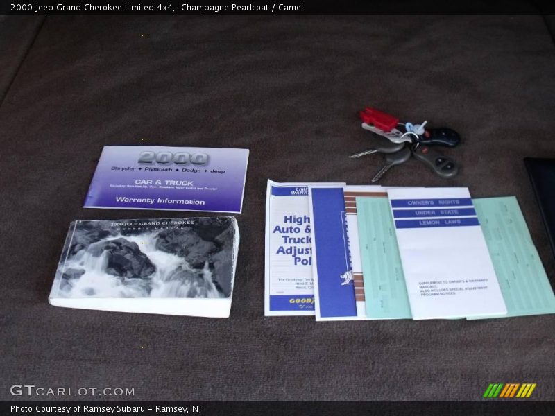 Champagne Pearlcoat / Camel 2000 Jeep Grand Cherokee Limited 4x4