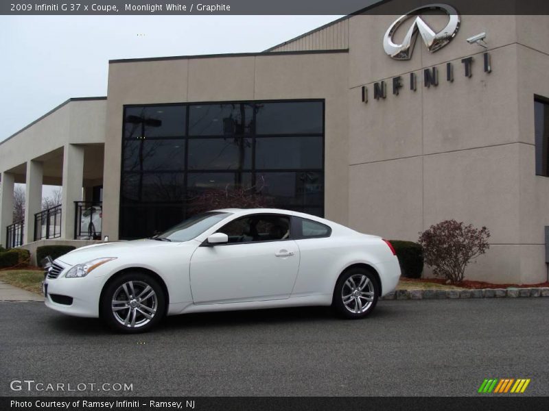 Moonlight White / Graphite 2009 Infiniti G 37 x Coupe