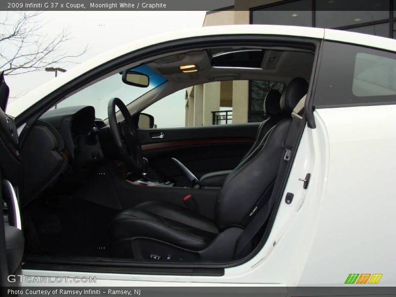 Moonlight White / Graphite 2009 Infiniti G 37 x Coupe