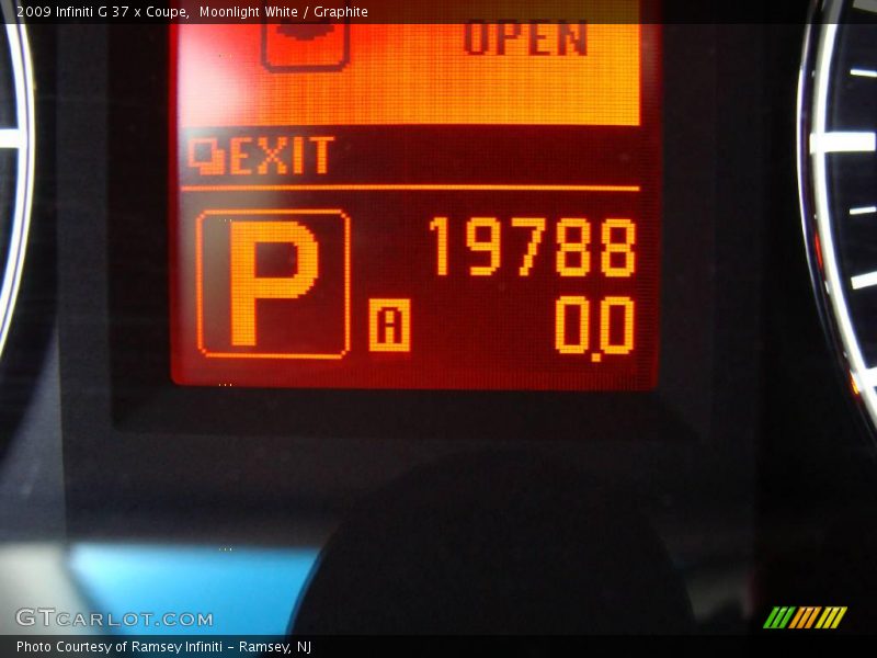 Moonlight White / Graphite 2009 Infiniti G 37 x Coupe