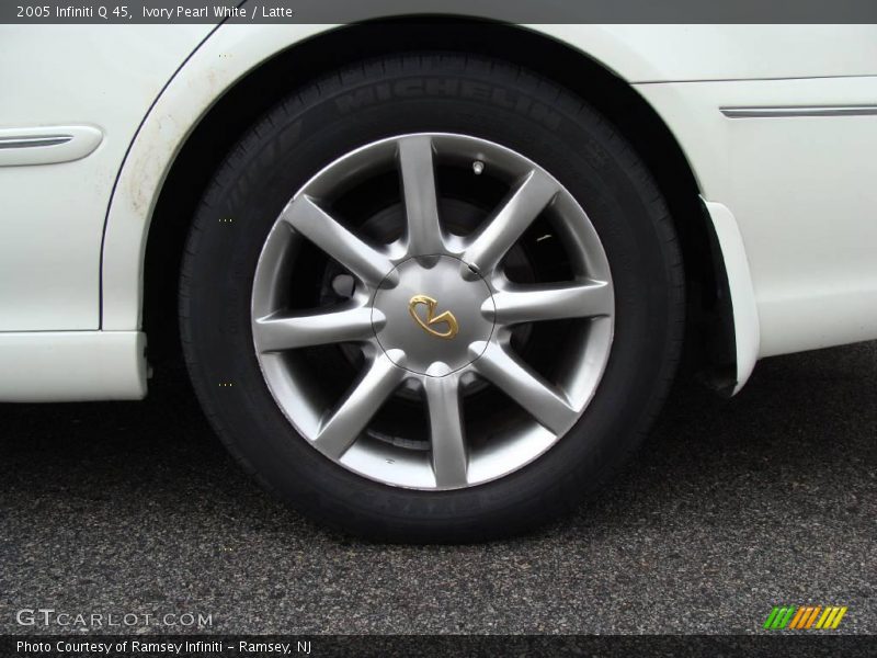 Ivory Pearl White / Latte 2005 Infiniti Q 45
